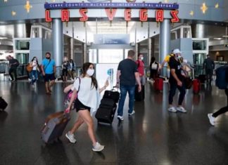 Las Vegas hosts half the number of visitors it had a year ago in October