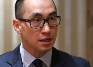 Melco announces share purchase and award program