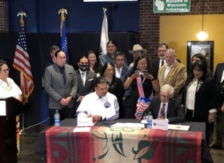 Wisconsin Gov. and Oneidas sign deal to allow sports and events betting