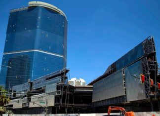 Fontainebleau Las Vegas to open Q4 2023 after 15 years stalled, construction underway