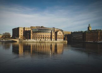 Sweden approves eight additional B2B licences