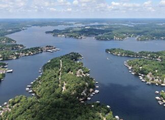 Missouri: Supporters file required signatures to put Lake of the Ozarks casino plan on the November ballot