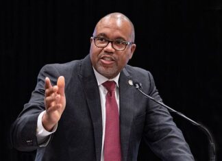 Virginia: Petersburg Mayor says city faced political pressure to choose a particular developer for casino project