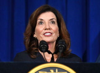 New York Governor passes law to include mandatory warnings on mobile sports betting ads