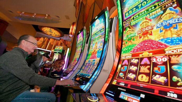 Aristocrat debuts Spooky Link Grand on King Max cabinet at Mohegan Sun