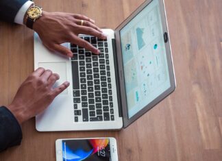 Major tech AI chatbots found advising on unlicensed casino access in the UK