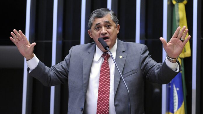 Minister Guimarães says Brazil government discussing drastic measures for online betting sector