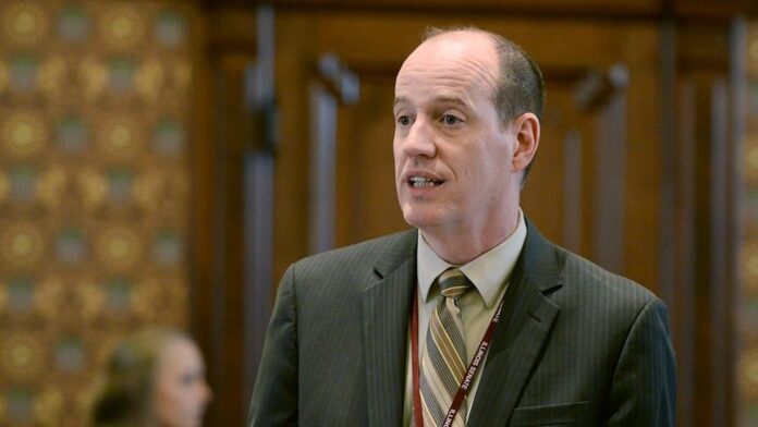 Illinois lawmakers shelve Pritzker plan to merge gaming and racing regulators