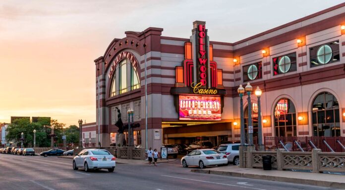 Illinois: Penn to close Hollywood Casino Aurora riverboat on June 10, open new $360M casino on June 24