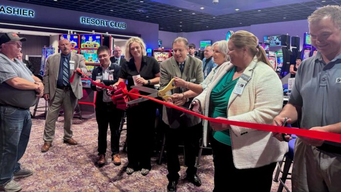 Nebraska: Lake Mac Casino adds live table games ahead of July racing weekend